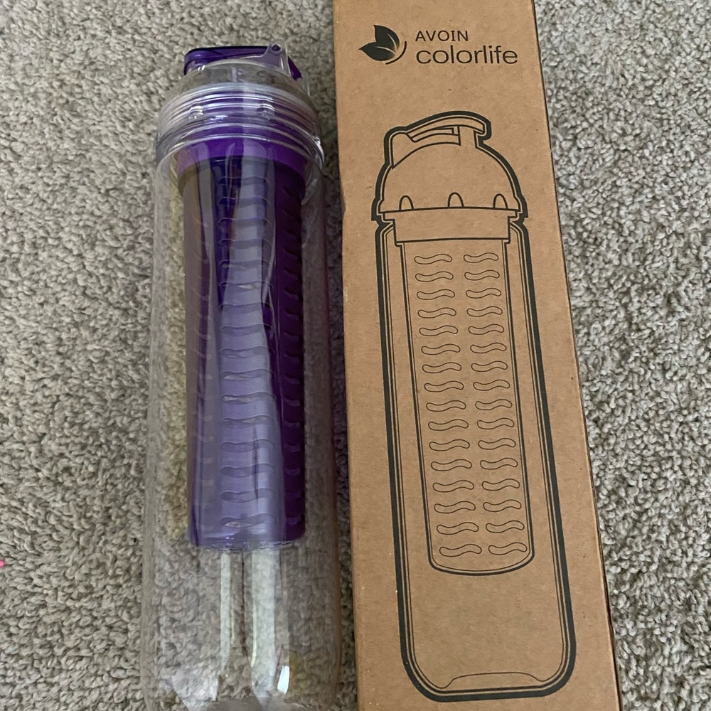NWT Avoin Colorlife Water Bottle